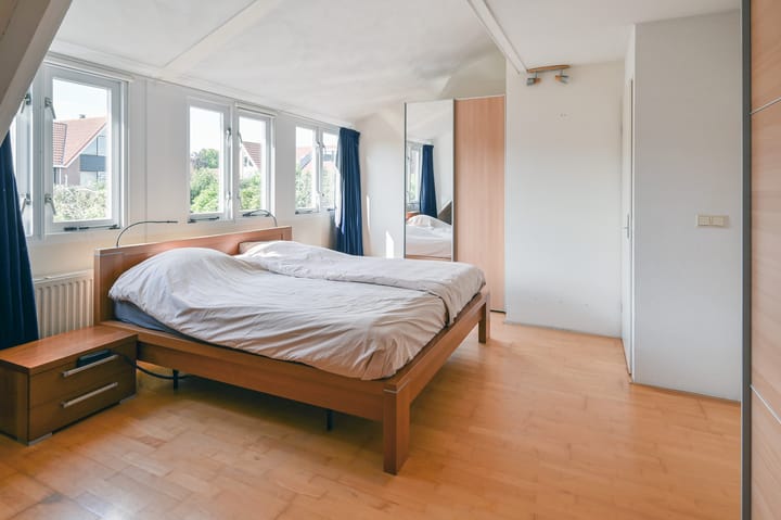 Tussenwoning te koop: Hoepelbuigerslaan 10, Nederhorst Den Berg