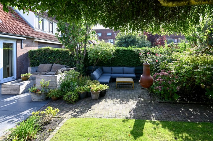 Tussenwoning te koop: Hoepelbuigerslaan 10, Nederhorst Den Berg