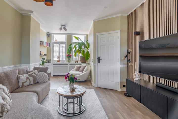 Tussenwoning te koop: Eerste Stationsstraat 165, Zoetermeer