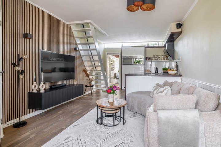 Tussenwoning te koop: Eerste Stationsstraat 165, Zoetermeer