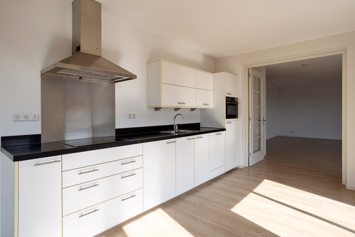 Appartement te koop: Bellevuelaan 137, Haarlem
