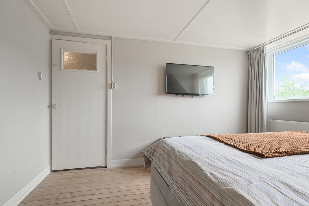 Photo 31 of Watervlietstraat 36