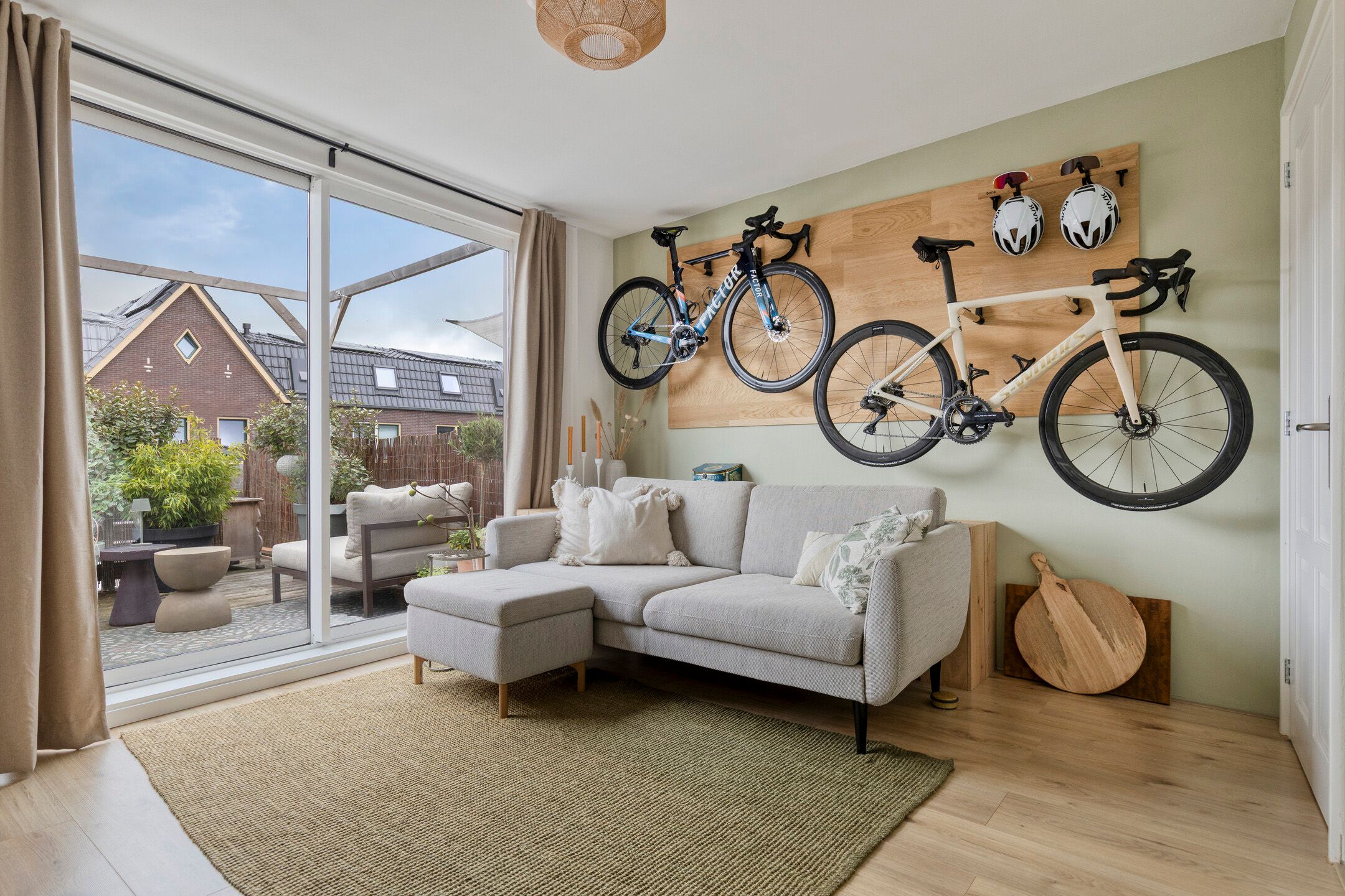 Photo 6 of Van der Woudestraat 25-B