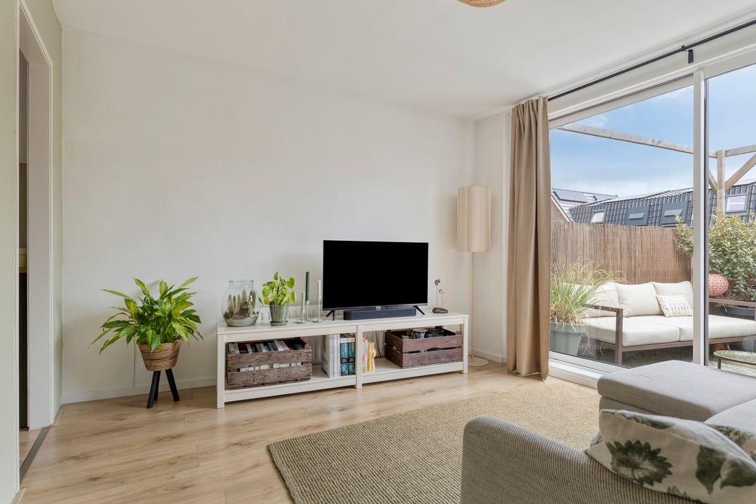 Photo 7 of Van der Woudestraat 25-B