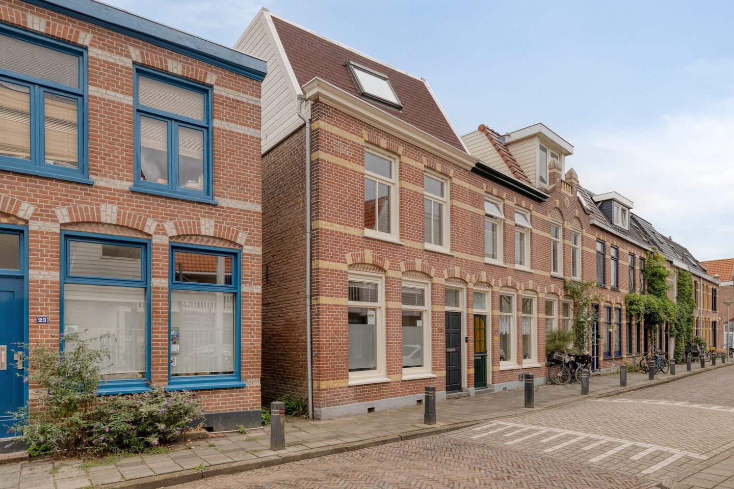 Photo 5 of Van der Woudestraat 25-B
