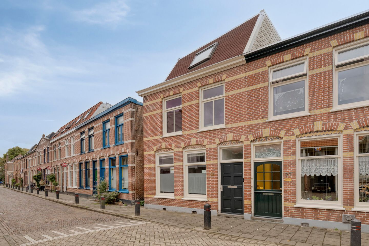 Photo 29 of Van der Woudestraat 25-B