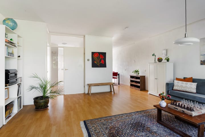 Tussenwoning te koop: Reinder Brolsmawei 41, Leeuwarden