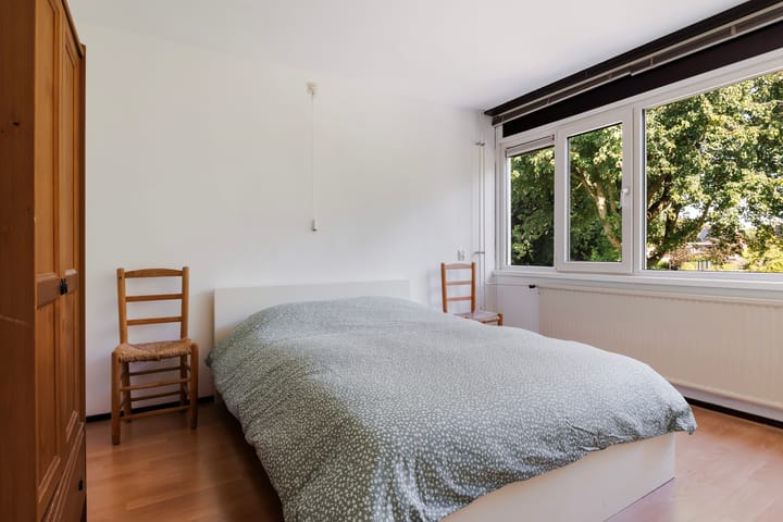 Tussenwoning te koop: Reinder Brolsmawei 41, Leeuwarden