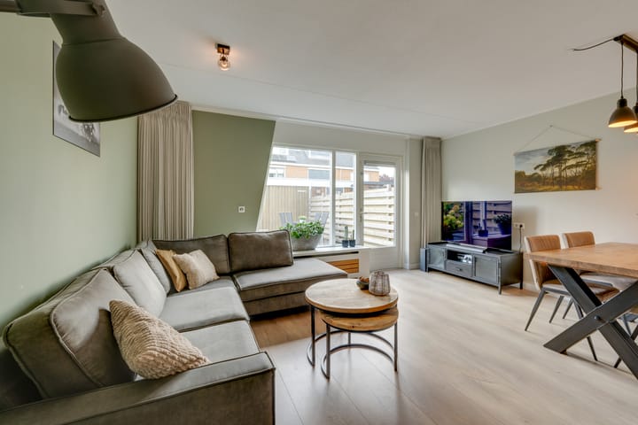 Tussenwoning te koop: Wezenweid 20, Spierdijk