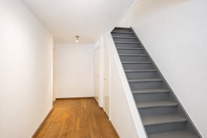 Tussenwoning te koop: Overmaassesteeg 1B, Schiedam