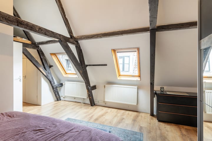 Tussenwoning te koop: Overmaassesteeg 1B, Schiedam