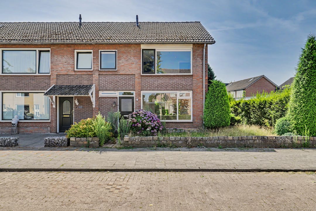 Photo 1 of Korenbloemstraat 2