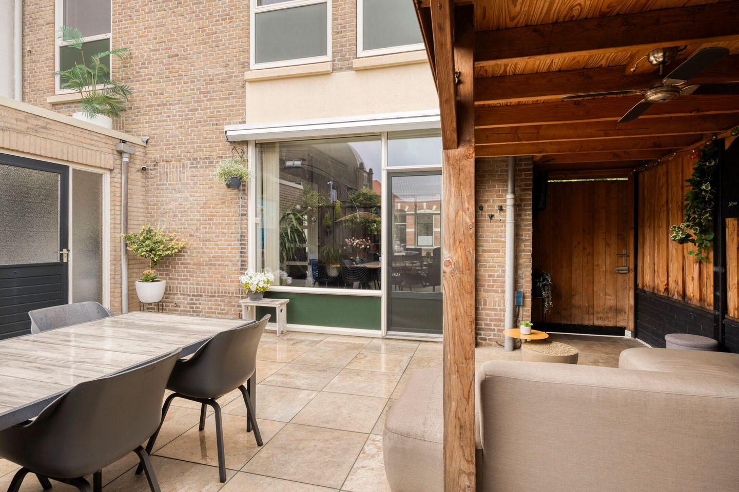 Photo 29 of Emmastraat 136