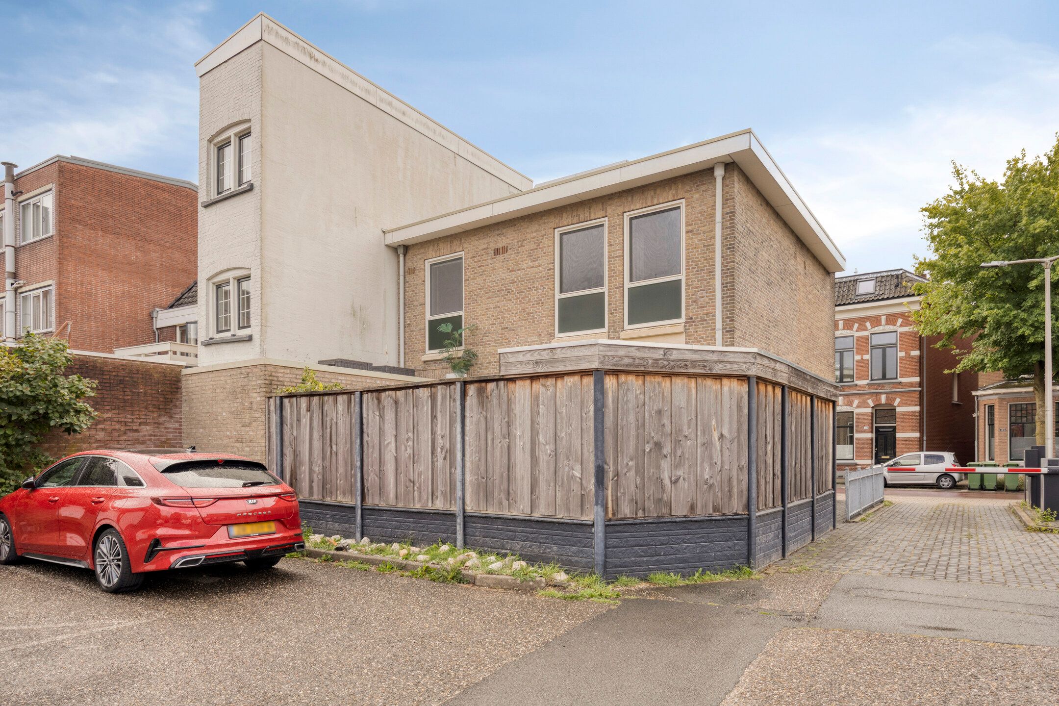Photo 30 of Emmastraat 136
