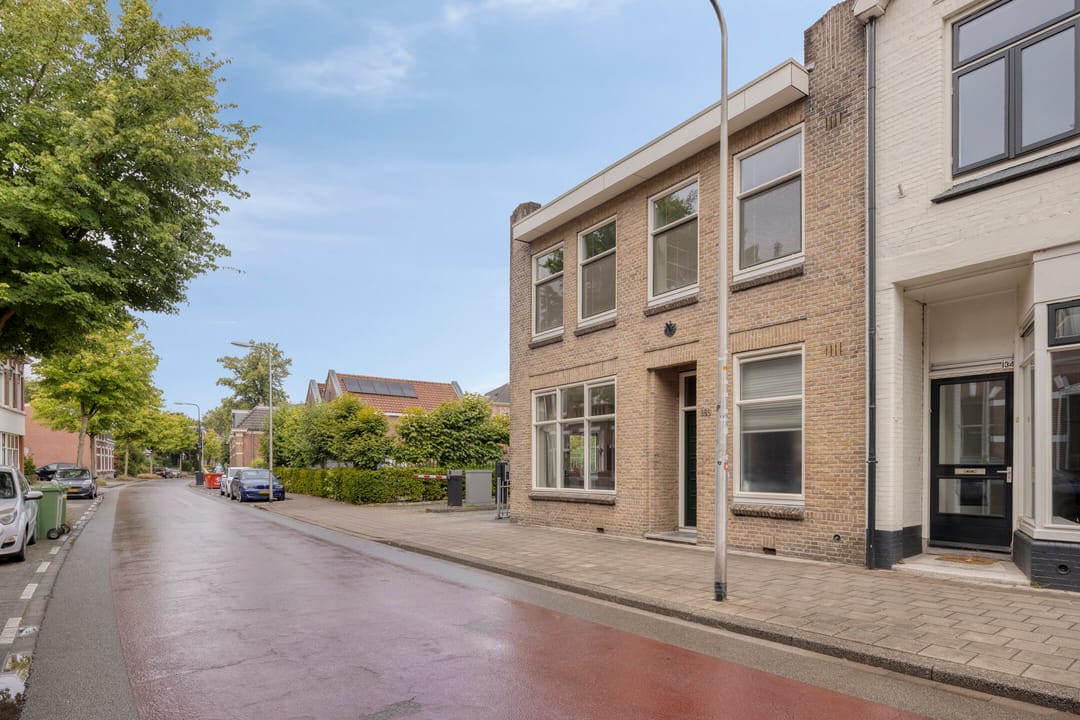 Photo 31 of Emmastraat 136