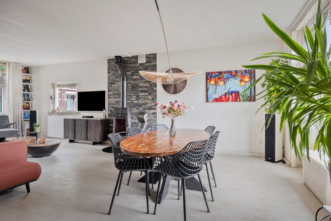 Photo 11 of Emmastraat 136