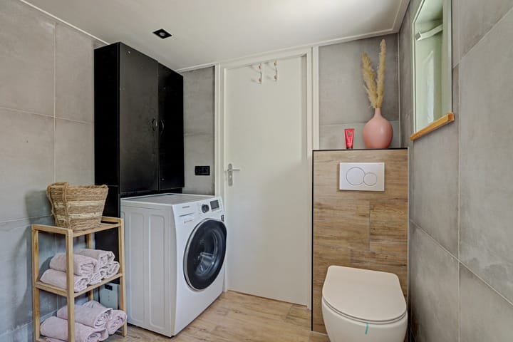 Twee-onder-één-kap te koop: Monnikebildtdijk 45, Oudebildtzijl