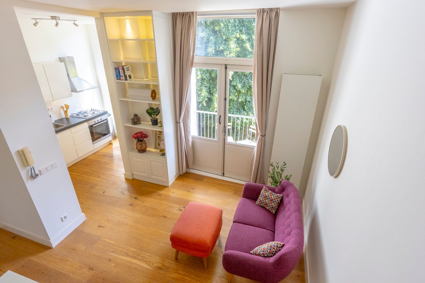 Photo 14 of Justus van Effenstraat 18-B