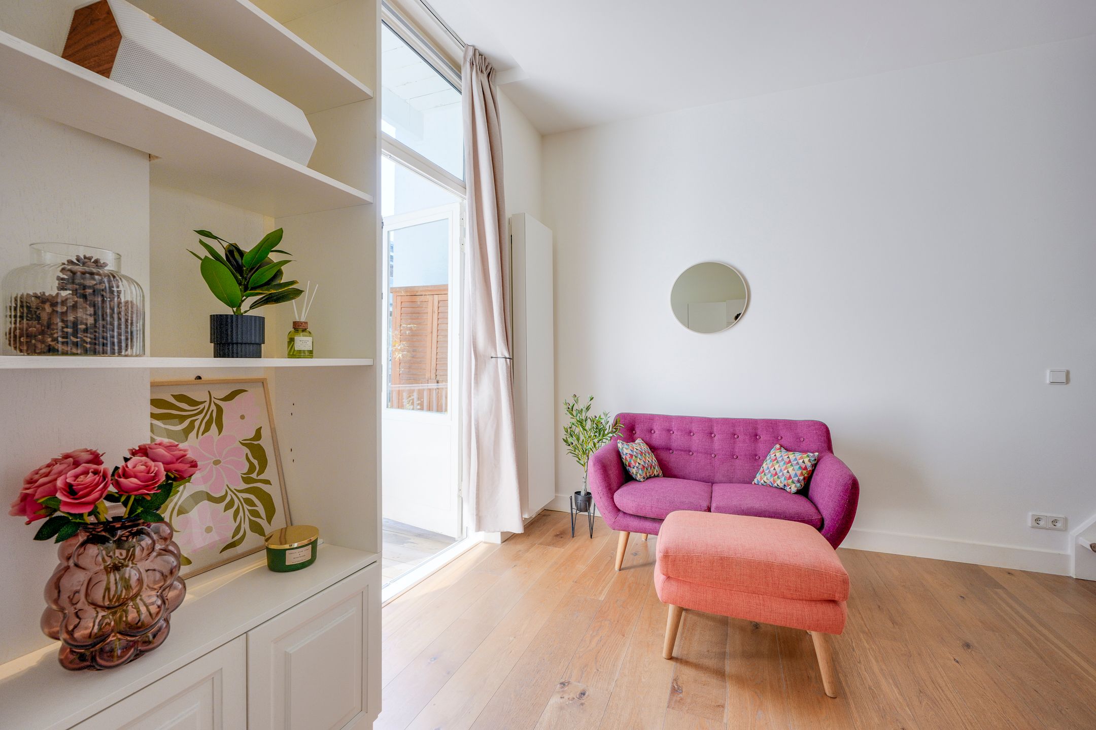 Photo 9 of Justus van Effenstraat 18-B