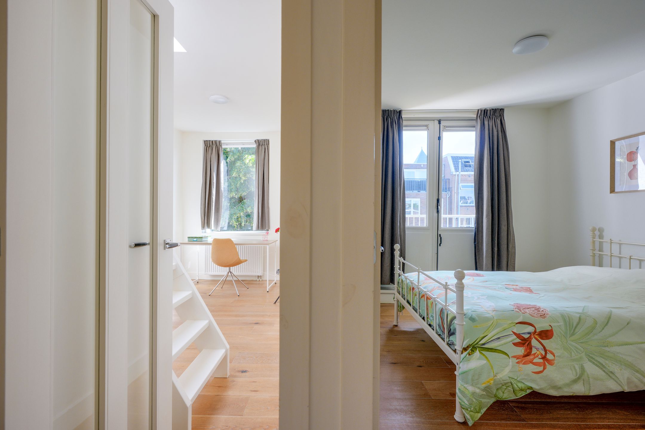 Photo 24 of Justus van Effenstraat 18-B