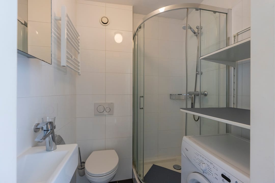 Photo 23 of Justus van Effenstraat 18-B