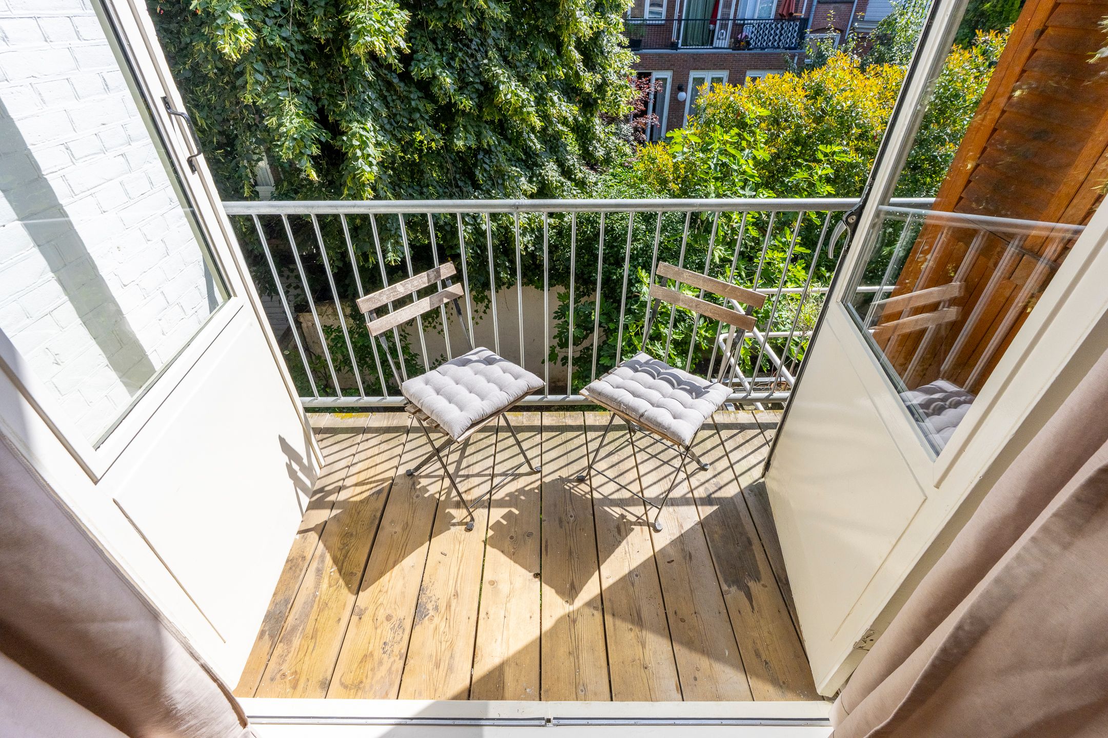 Photo 12 of Justus van Effenstraat 18-B