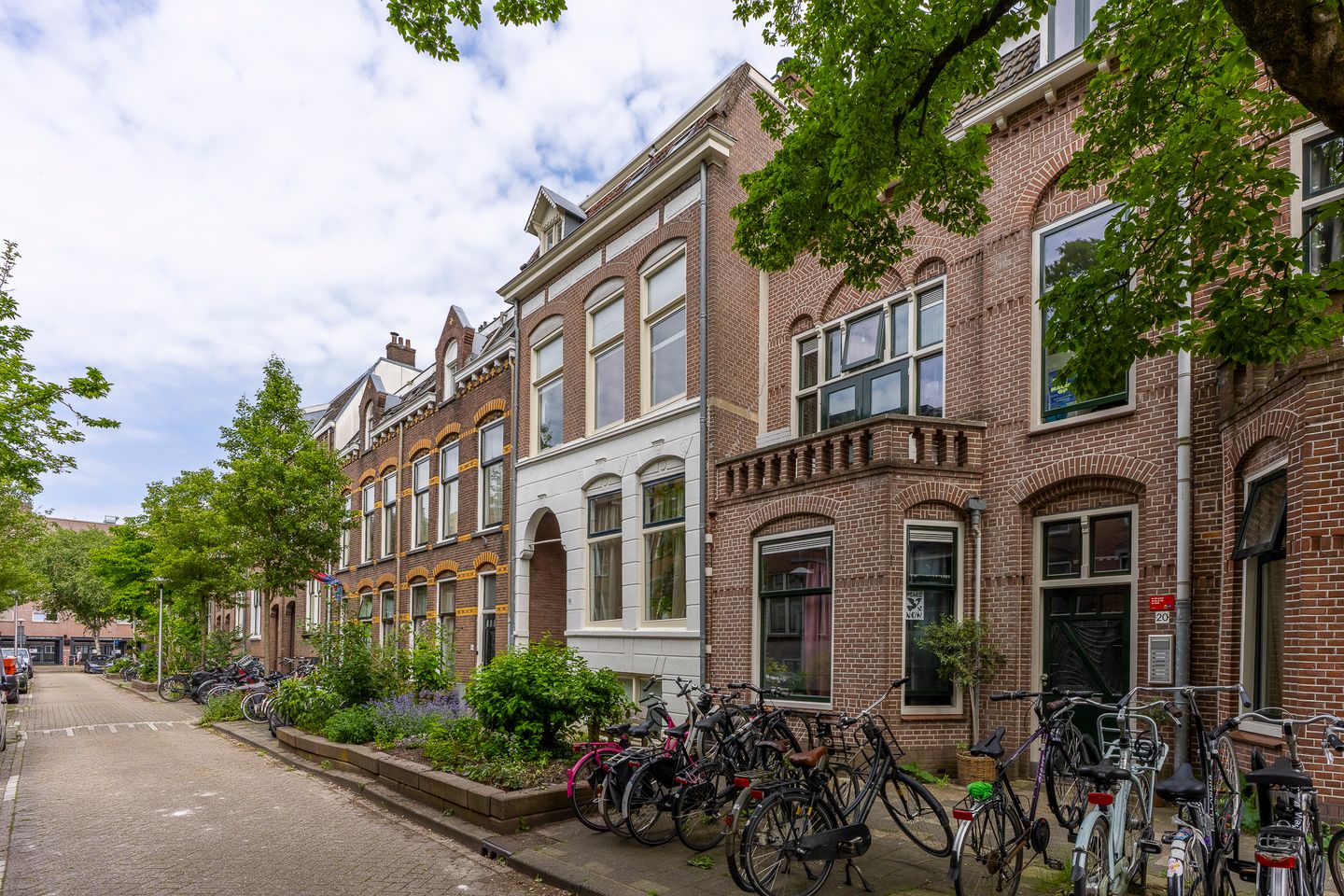 Photo 34 of Justus van Effenstraat 18-B