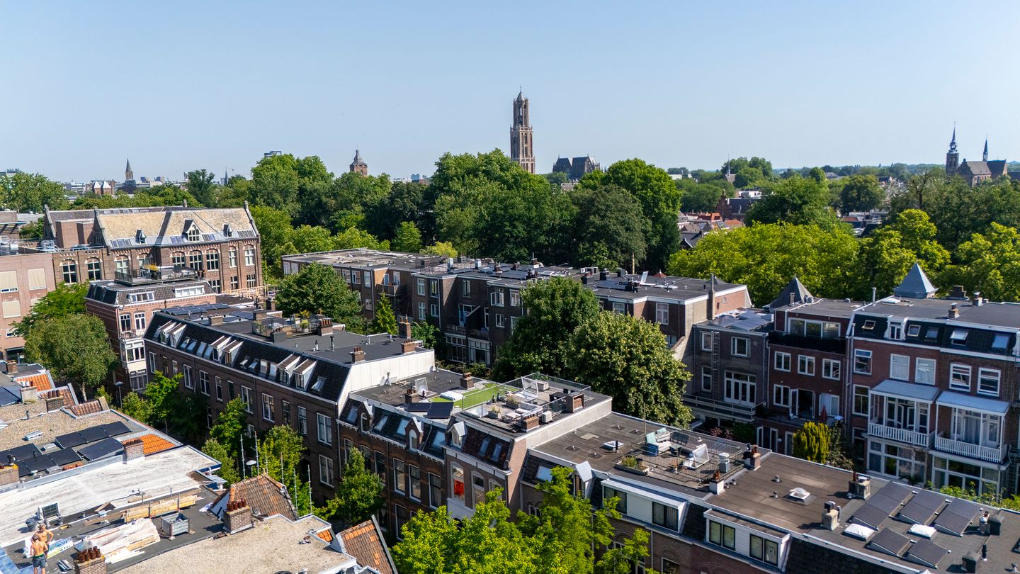 Photo 40 of Justus van Effenstraat 18-B