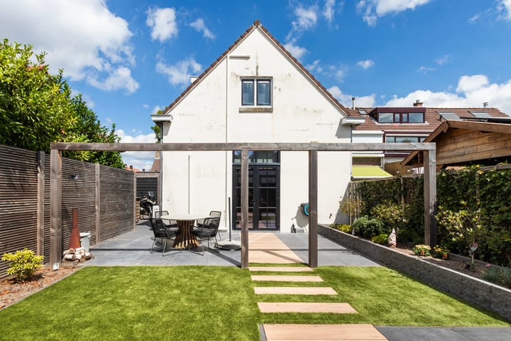 Hoekwoning te koop: Emmastraat 1, Zwijndrecht