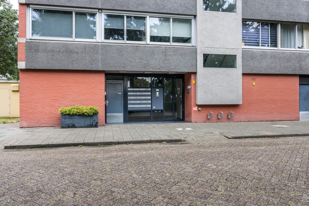 Photo 2 of P.J. Oudstraat 148