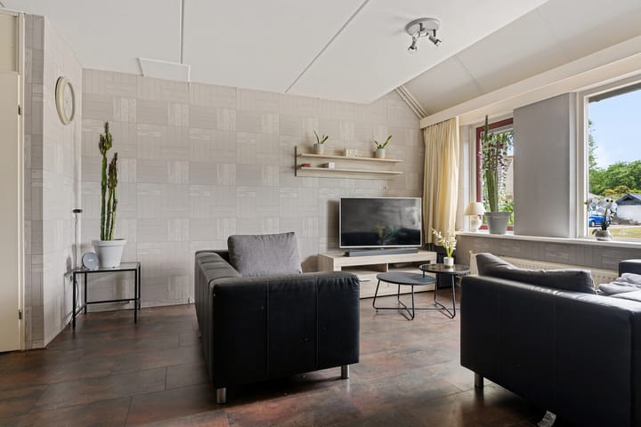 Tussenwoning te koop: Hofstede 37, Tolbert