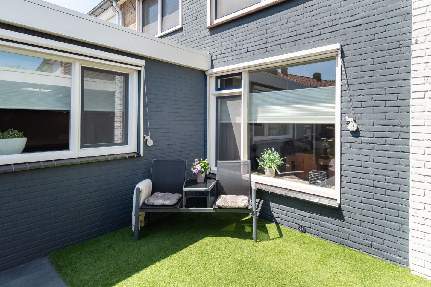 Photo 19 of Nassaustraat 9