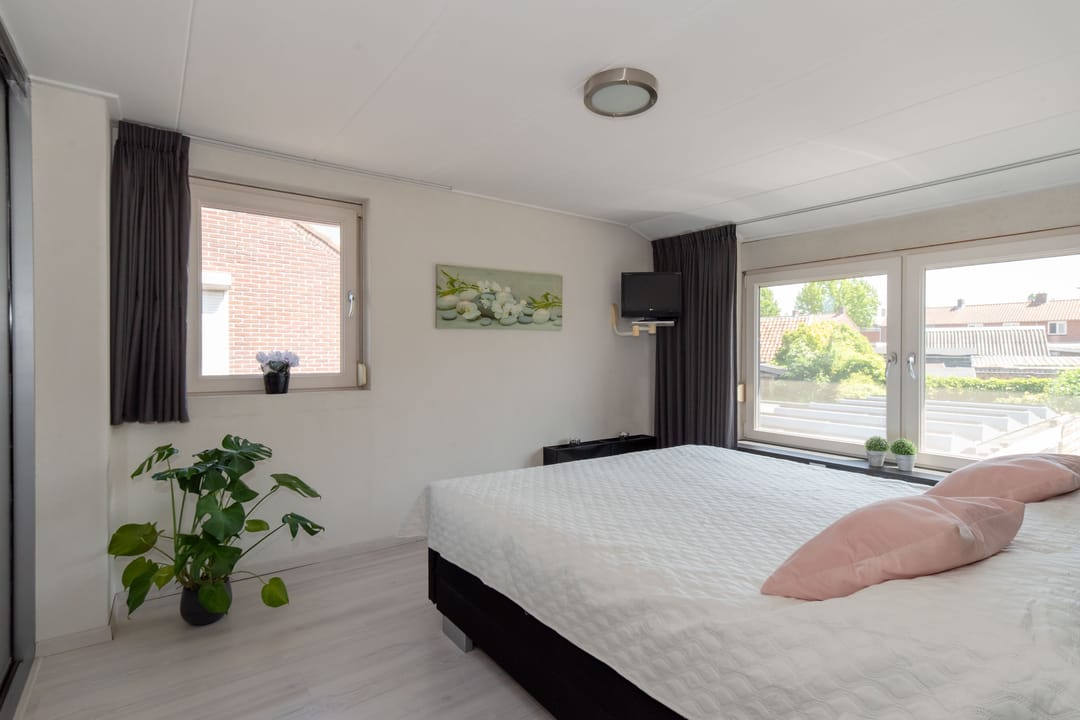 Photo 43 of Nassaustraat 9