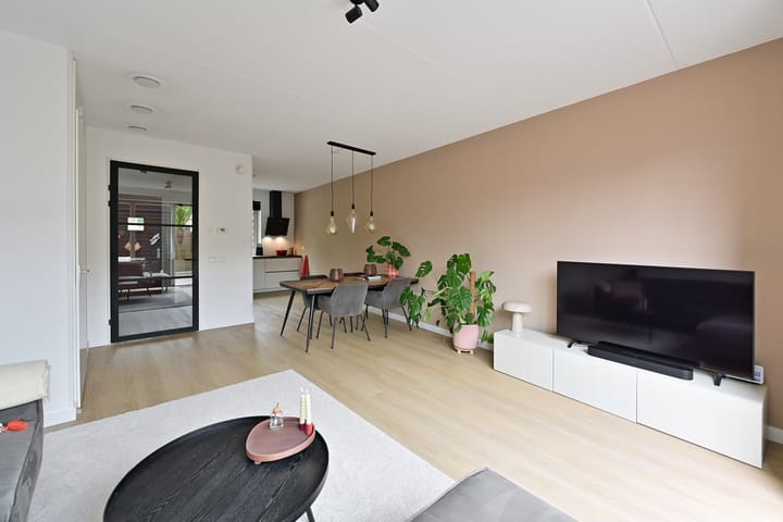 Tussenwoning te koop: Fort Heemstedestraat 17, Weesp