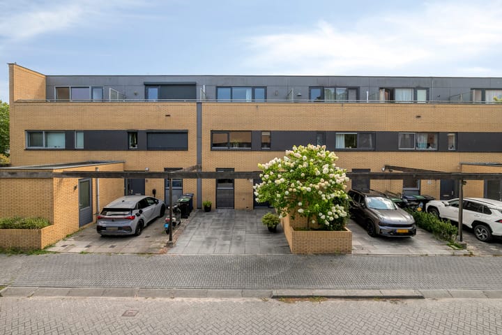 Photo 2 of Kuifjestraat 24