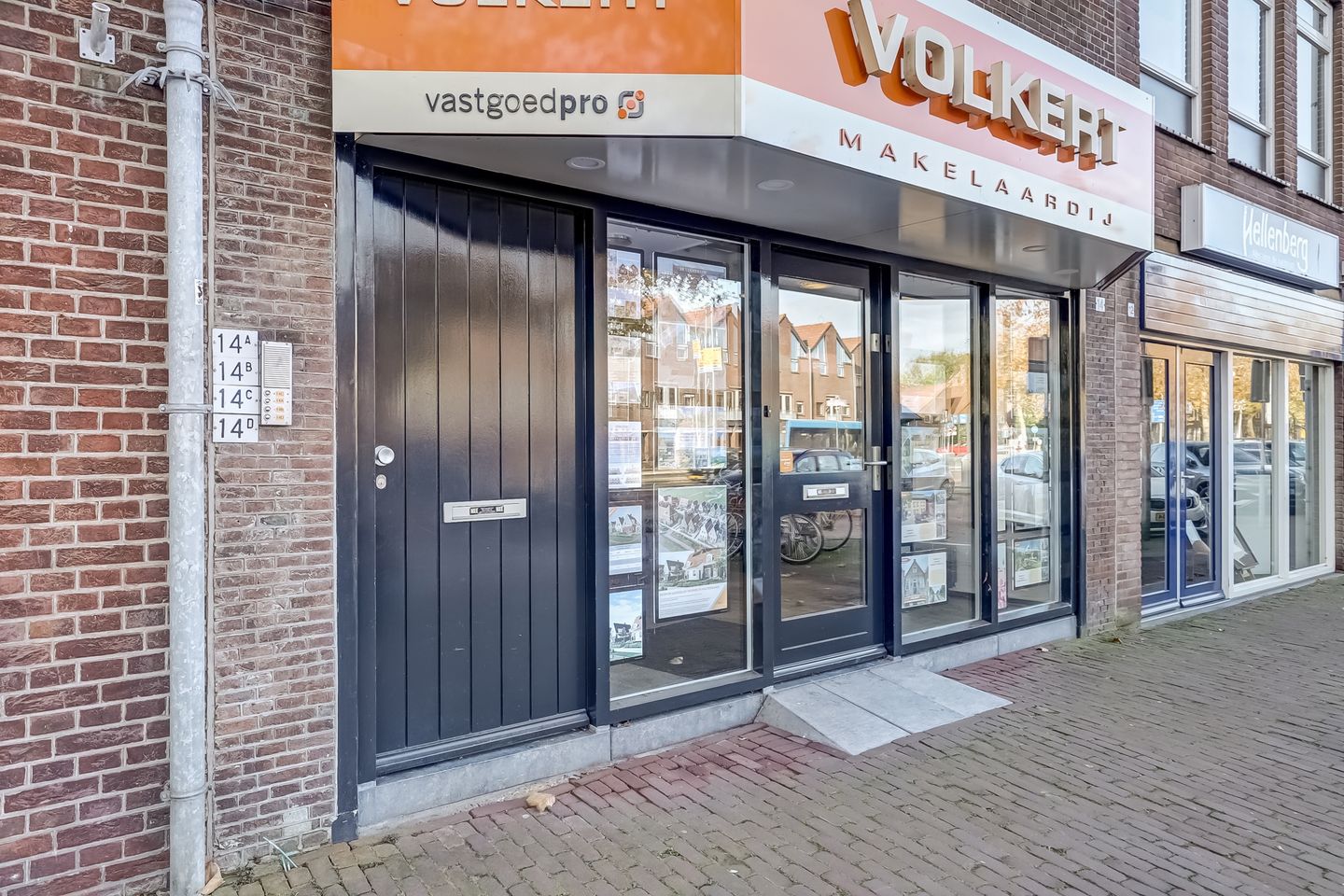 View photo 2 of Achterdijk 14-B