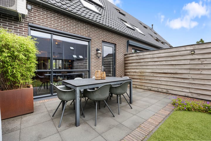 Tussenwoning te koop: Brahmalaan 7, Barneveld