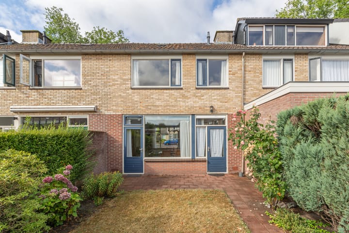 Tussenwoning te koop: Alberdingk Thijmlaan 7, Harderwijk