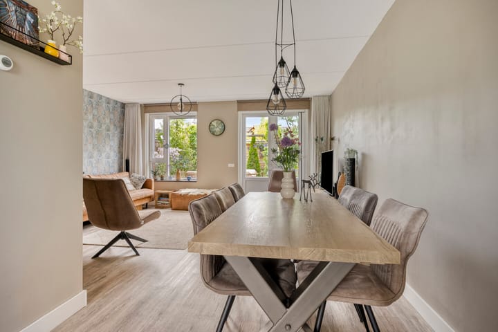 Tussenwoning te koop: Waker 7, Kampen