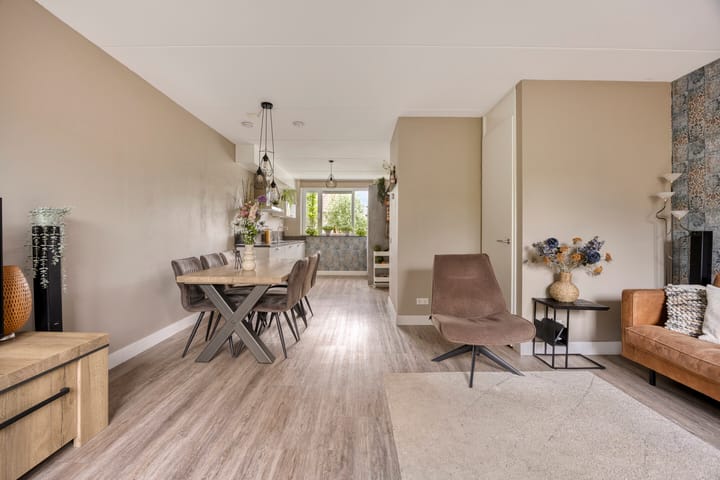 Tussenwoning te koop: Waker 7, Kampen
