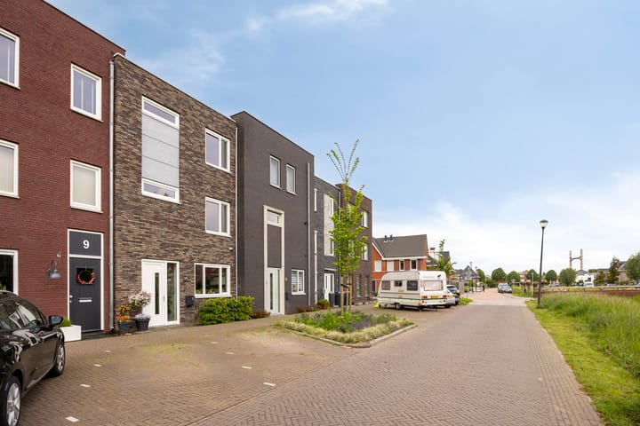 Tussenwoning te koop: Waker 7, Kampen
