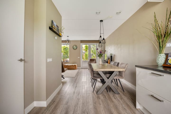 Tussenwoning te koop: Waker 7, Kampen