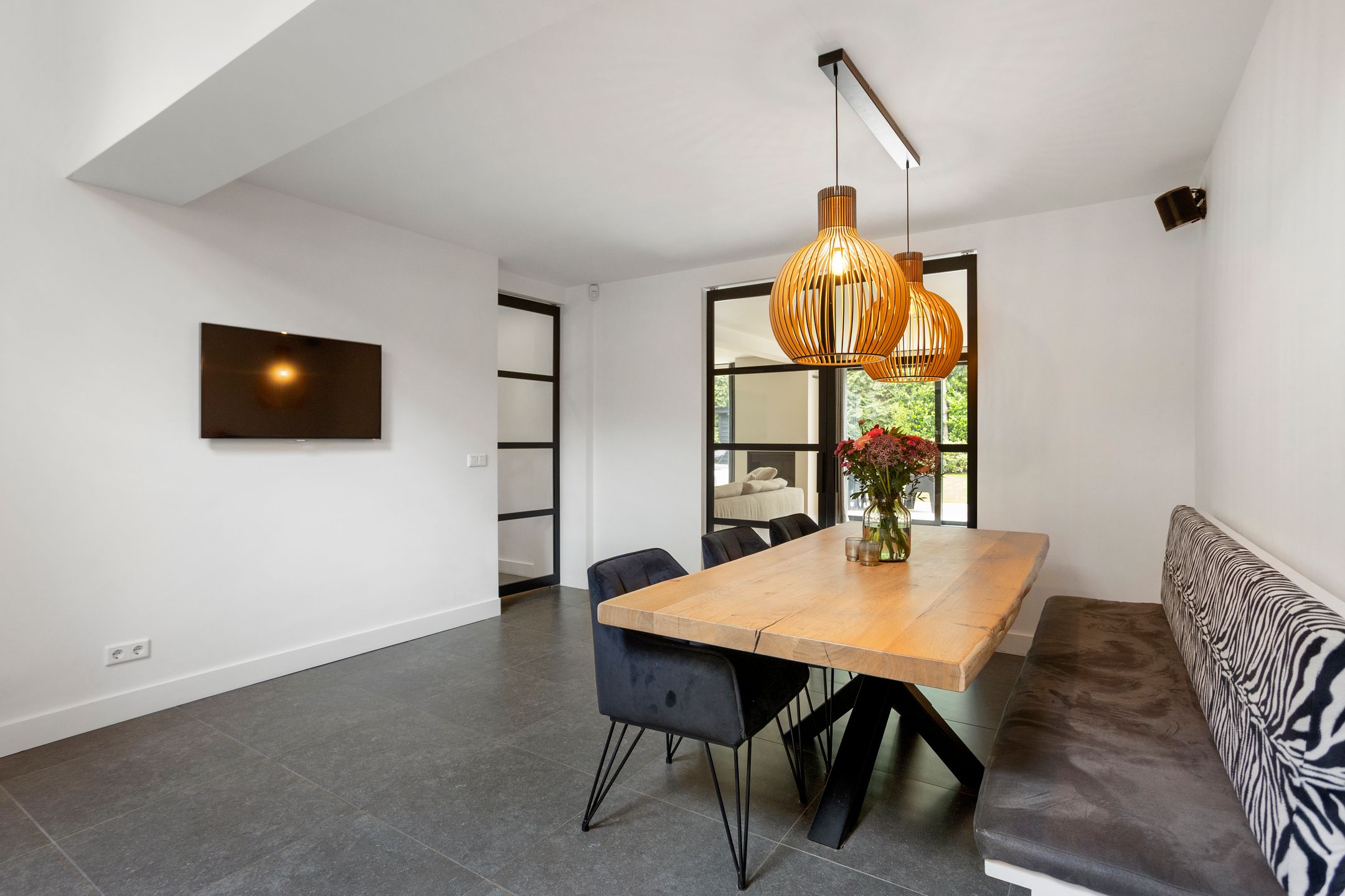 Photo 24 of Naarderstraat 45
