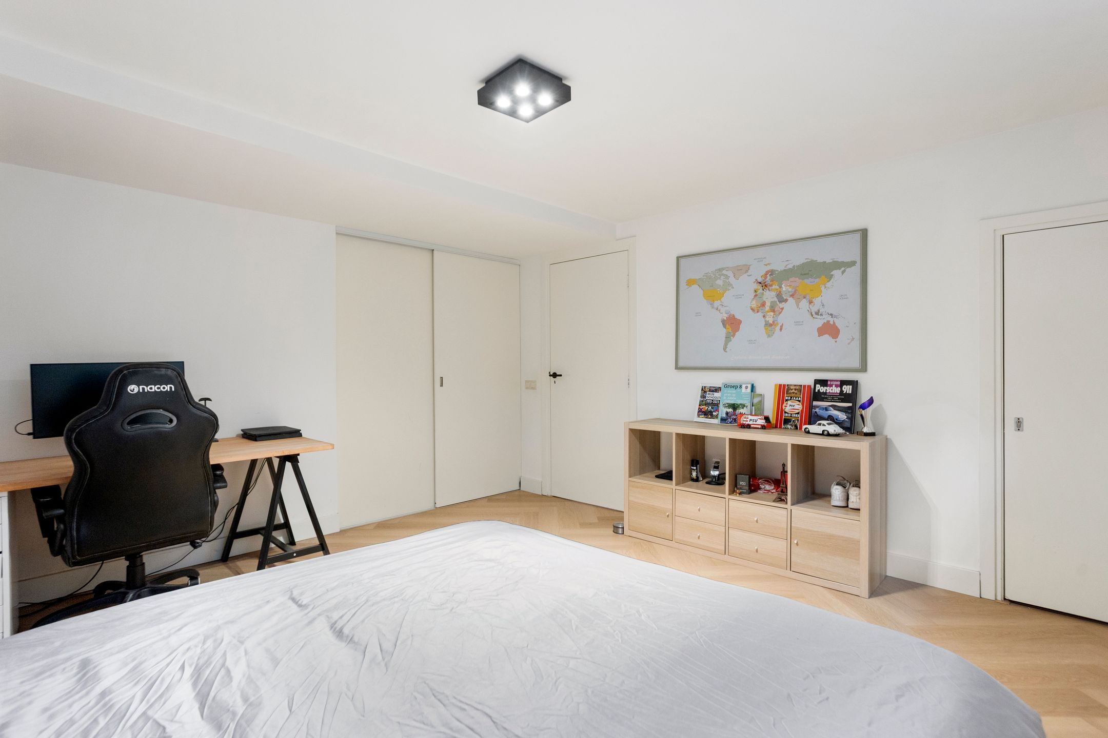 Photo 51 of Naarderstraat 45
