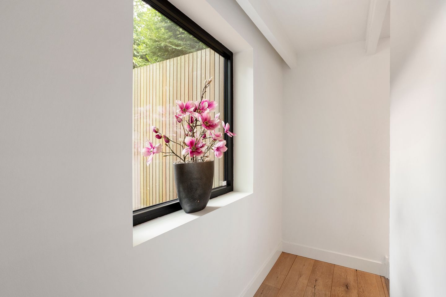 Photo 25 of Naarderstraat 45