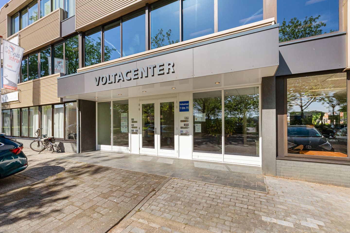 View photo 4 of Voltastraat 3