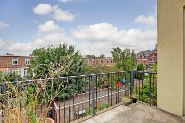 Appartement te koop: Cornelis Trompstraat 39II, Delft