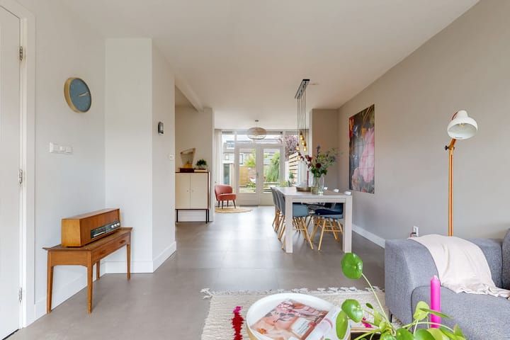 Tussenwoning te koop: Nyeveltstraat 12, De Meern