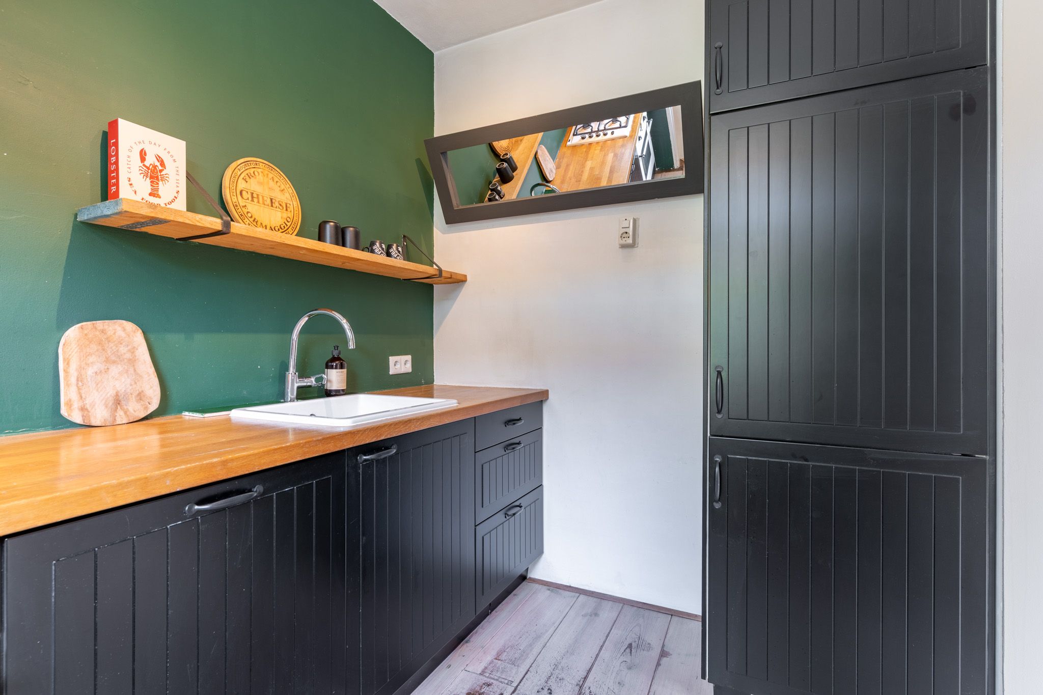 Photo 21 of Johan van Oldenbarneveltstraat 1