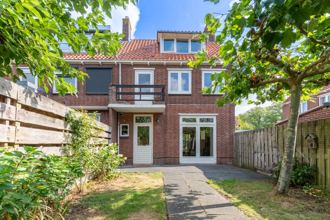 Photo 38 of Johan van Oldenbarneveltstraat 1